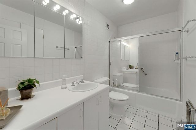 6 Horizon Road 2209, Fort Lee, NJ 07024