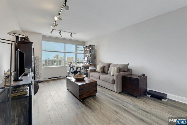 6 Horizon Road 2209, Fort Lee, NJ 07024