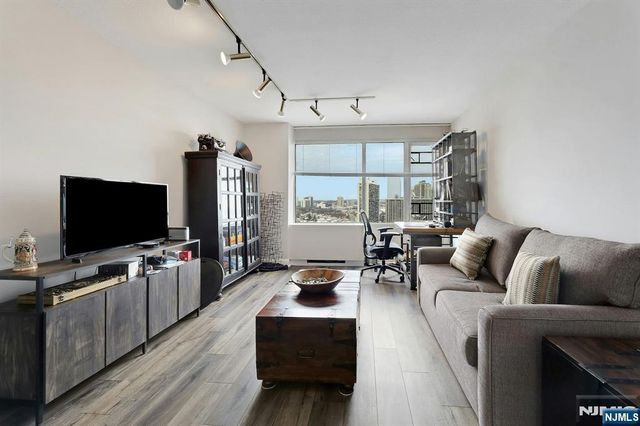 6 Horizon Road 2209, Fort Lee, NJ 07024