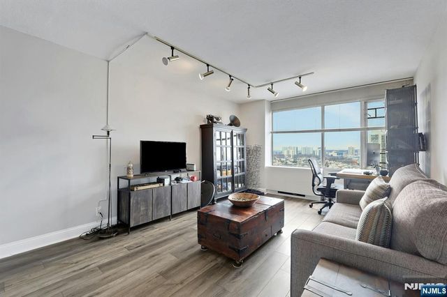 6 Horizon Road 2209, Fort Lee, NJ 07024