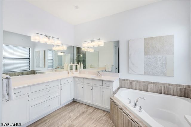 13836 Luna DR, Naples, FL 34109