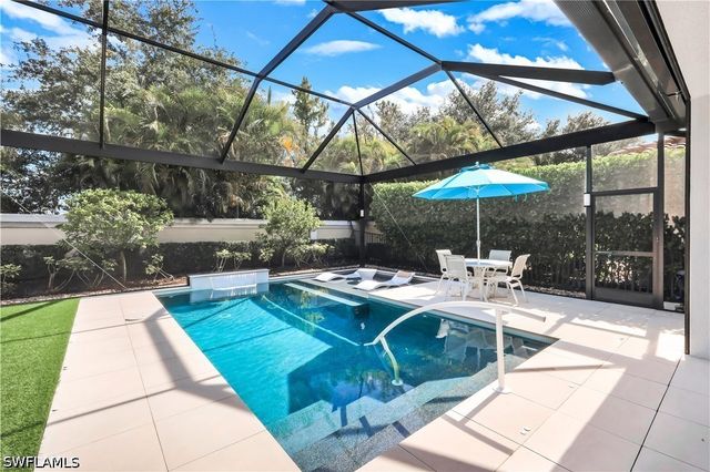 13836 Luna DR, Naples, FL 34109