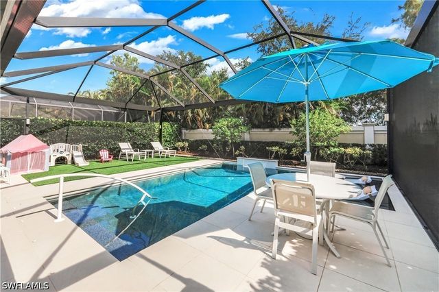 13836 Luna DR, Naples, FL 34109