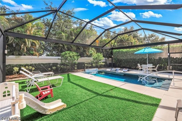 13836 Luna DR, Naples, FL 34109