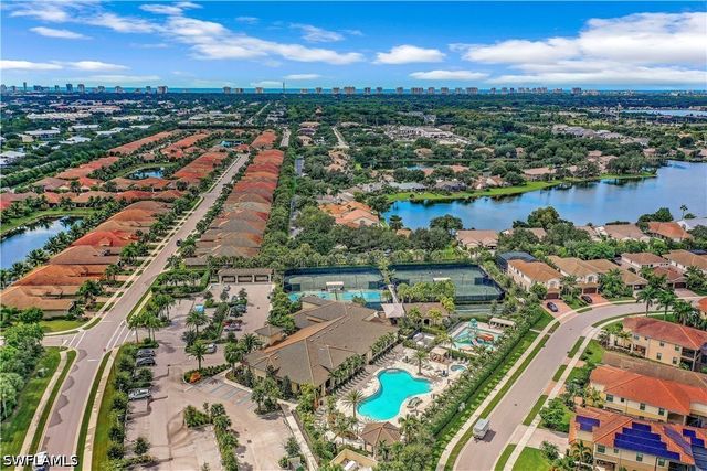 13836 Luna DR, Naples, FL 34109
