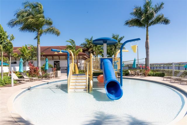 10599 W 33rd Ct, Hialeah, FL 33018