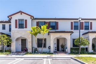 10599 W 33rd Ct, Hialeah, FL 33018