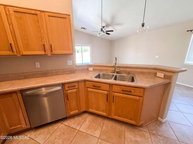 7718 S Titanite Lane, Tucson, AZ 85747