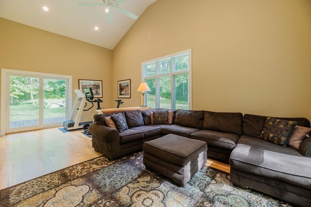 6265 VT Route 7A, Sunderland, VT 05250