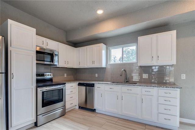 402 Hemlock Street, Rogers, AR 72756