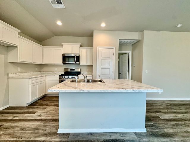 8721 E 161st Place S, Bixby, OK 74008