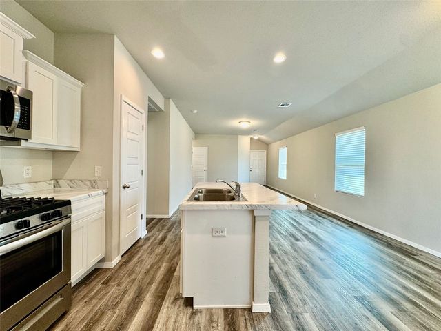 8721 E 161st Place S, Bixby, OK 74008