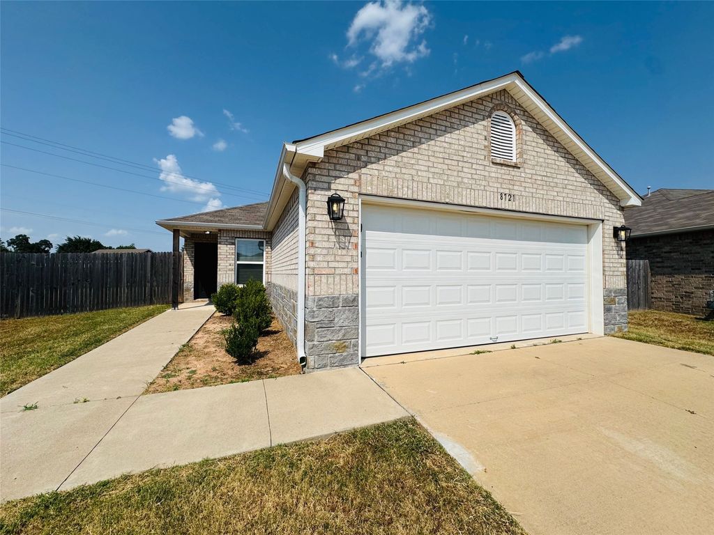 8721 E 161st Place S, Bixby, OK 74008
