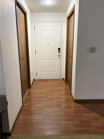 105 Woodstone Lane 71, New Kensington, PA 15068