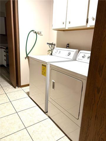 105 Woodstone Lane 71, New Kensington, PA 15068