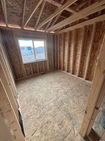 860 BUSHNELL CT, Box Elder, SD 57719