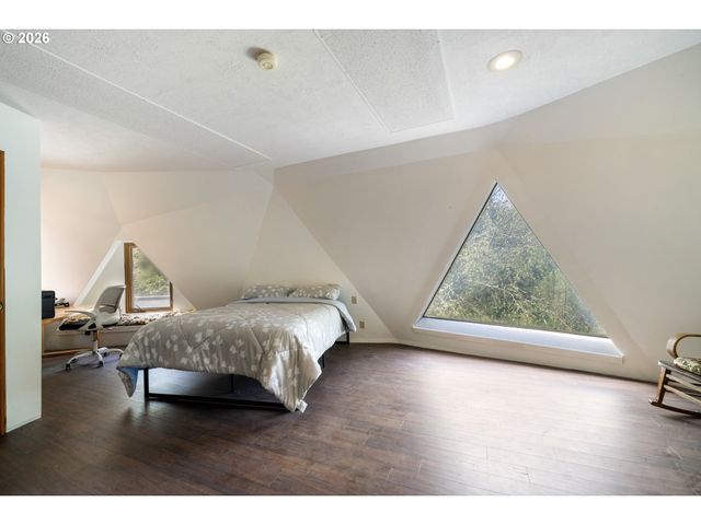 2500 WHISKEY CREEK Rd, Tillamook, OR 97141