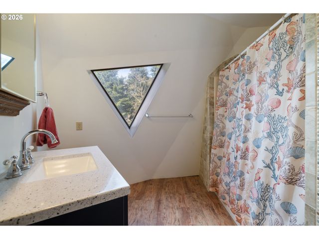 2500 WHISKEY CREEK Rd, Tillamook, OR 97141