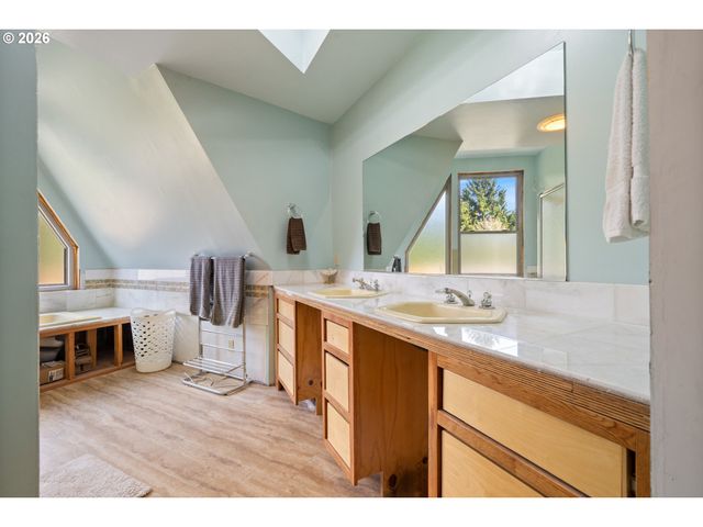 2500 WHISKEY CREEK Rd, Tillamook, OR 97141
