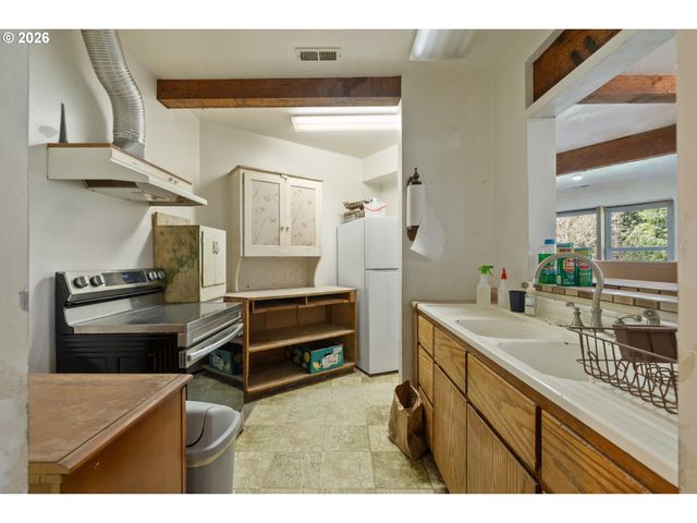 2500 WHISKEY CREEK Rd, Tillamook, OR 97141