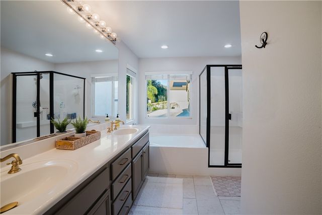 44049 Terraza Court, Temecula, CA 92592