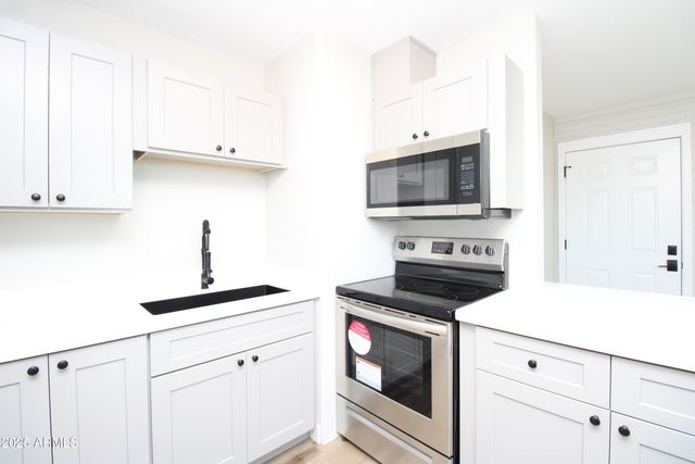 802 S 11th Avenue 4, Phoenix, AZ 85007