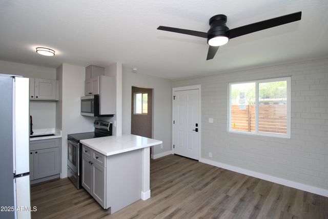 802 S 11th Avenue 4, Phoenix, AZ 85007