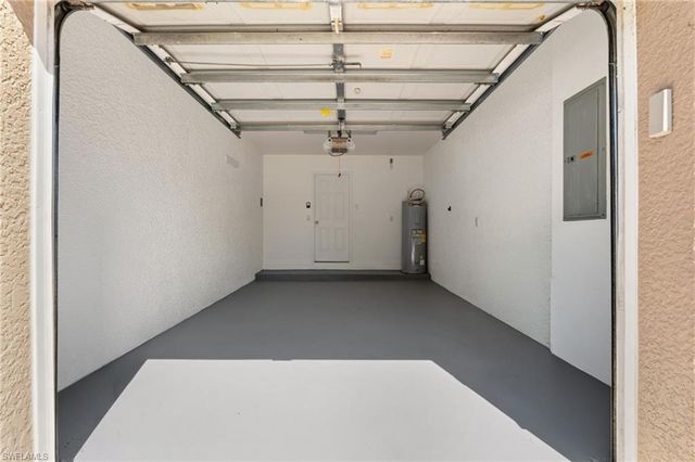 9677 Roundstone CIR, Fort Myers, FL 33967