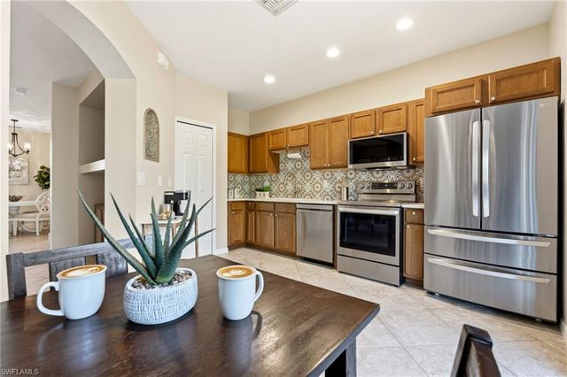 9677 Roundstone CIR, Fort Myers, FL 33967