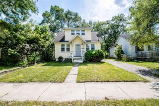 33 W Beverly Ave Avenue, Pontiac, MI 48340