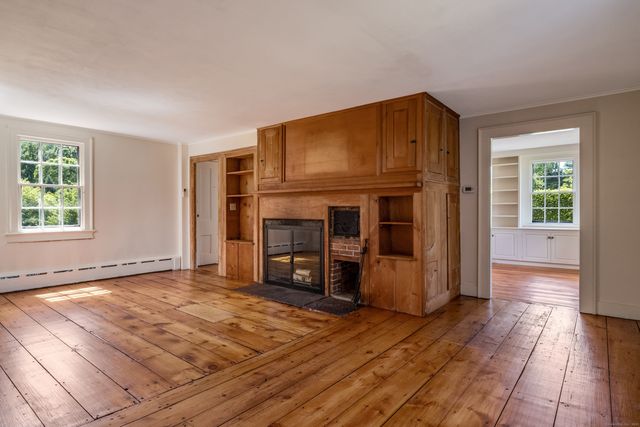 18 Benson Lane, Essex, CT 06426