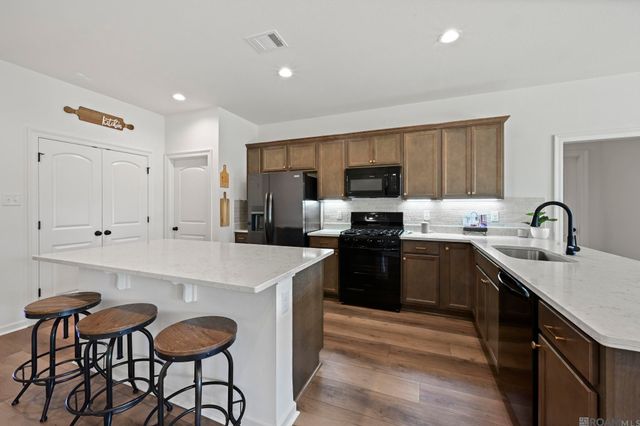 15521 Ralph Christy Dr, Prairieville, LA 70769