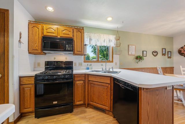 358 S 5TH STREET, Winneconne, WI 54986