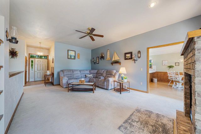 358 S 5TH STREET, Winneconne, WI 54986