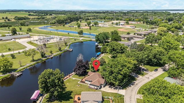 358 S 5TH STREET, Winneconne, WI 54986