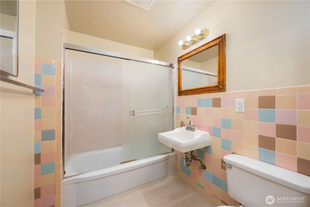 7902 27th Street W, University Place, WA 98466