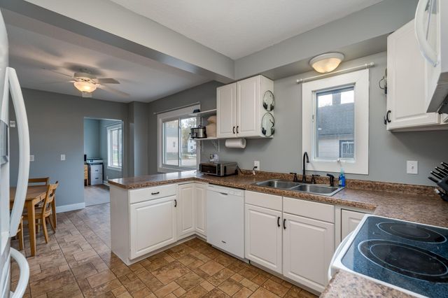 106 4th Street SW, Montgomery, MN 56069