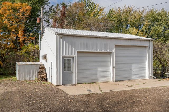 106 4th Street SW, Montgomery, MN 56069