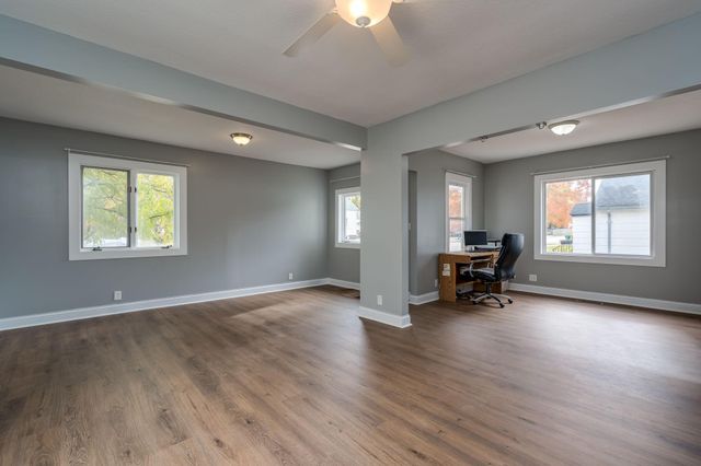 106 4th Street SW, Montgomery, MN 56069