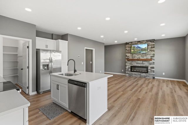 14812 Willow Street, Bennington, NE 68007
