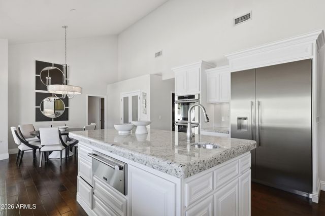 9801 E CARON Street, Scottsdale, AZ 85258