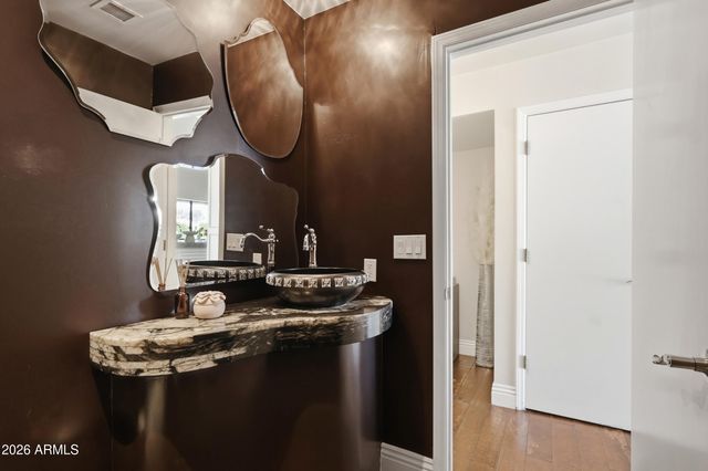 9801 E CARON Street, Scottsdale, AZ 85258