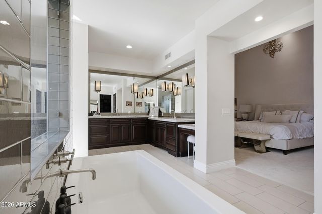 9801 E CARON Street, Scottsdale, AZ 85258