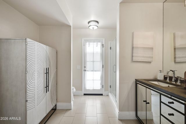 9801 E CARON Street, Scottsdale, AZ 85258