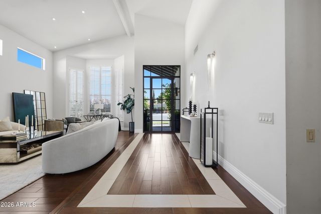 9801 E CARON Street, Scottsdale, AZ 85258
