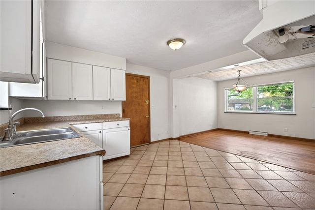 9860 Wolf Creek Pike, Dayton, OH 45426