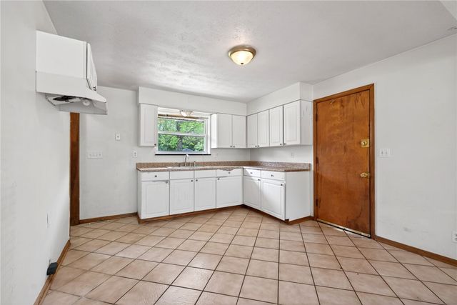 9860 Wolf Creek Pike, Dayton, OH 45426