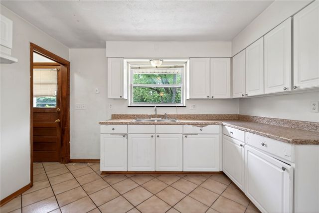 9860 Wolf Creek Pike, Dayton, OH 45426