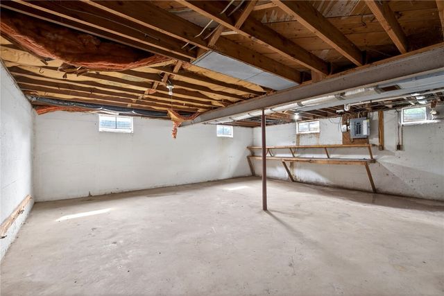 9860 Wolf Creek Pike, Dayton, OH 45426