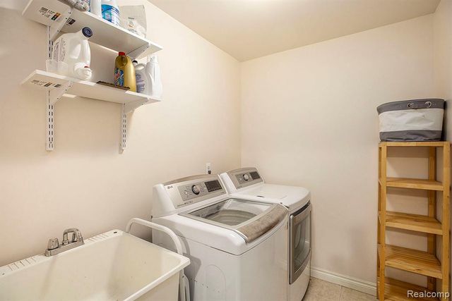 5975 Windemere Lane, Shelby Twp, MI 48316